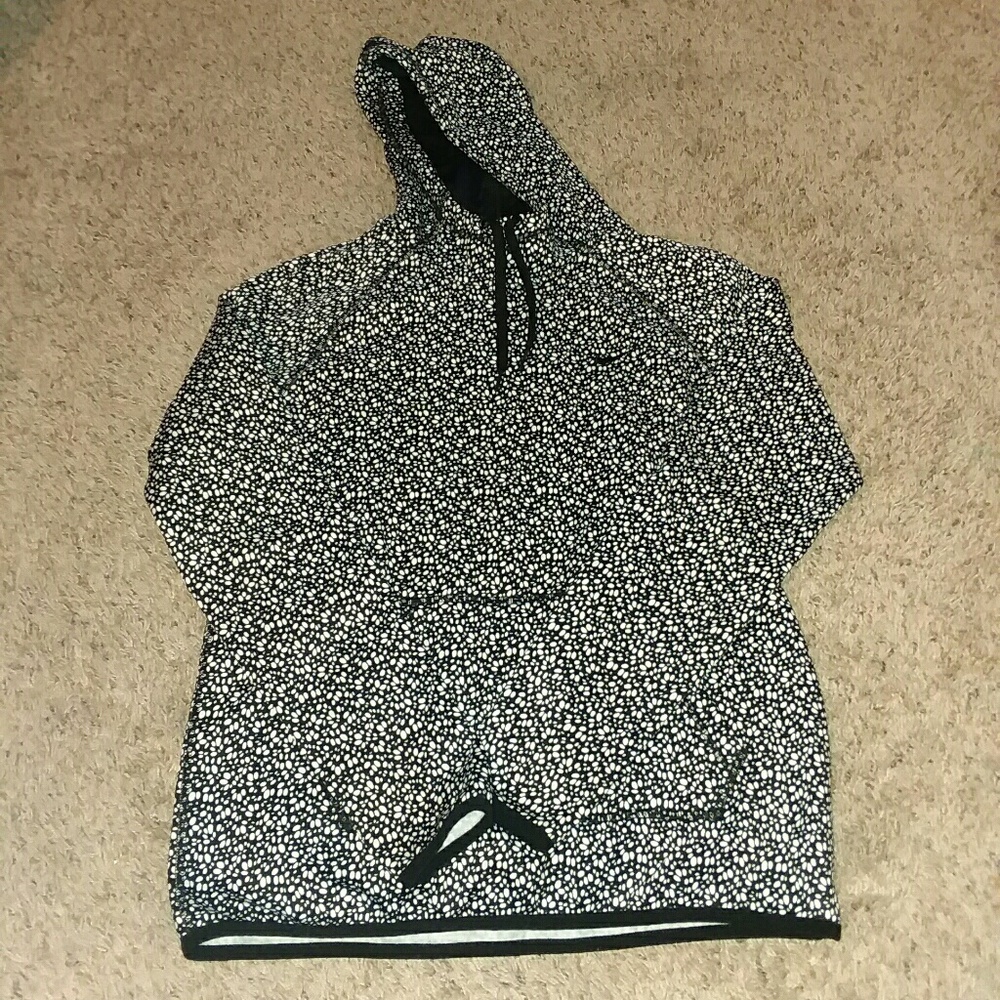 Women's Nike sweatshirt